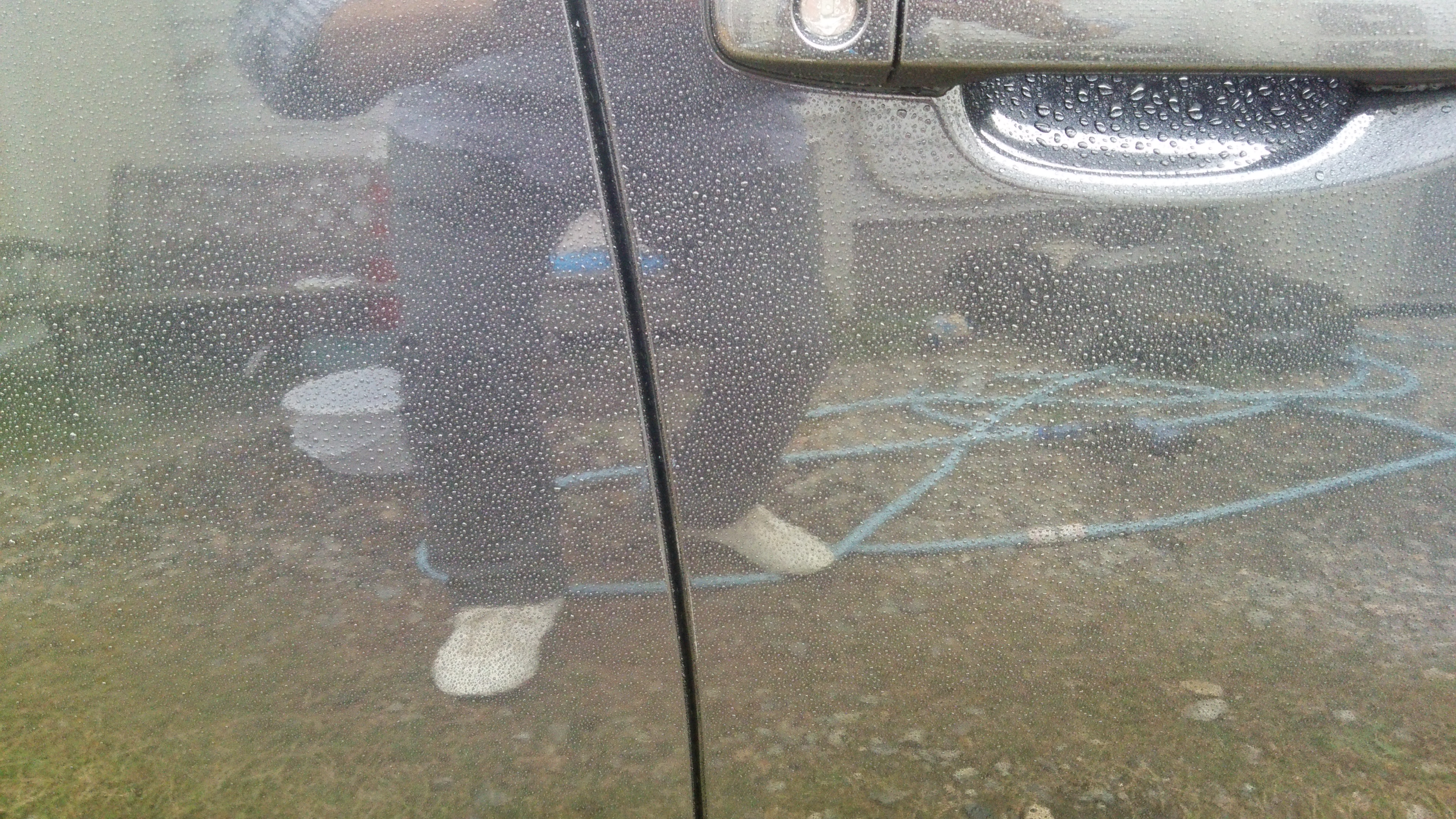 ガラスコーティングを施工した車の引っかき傷の消し方